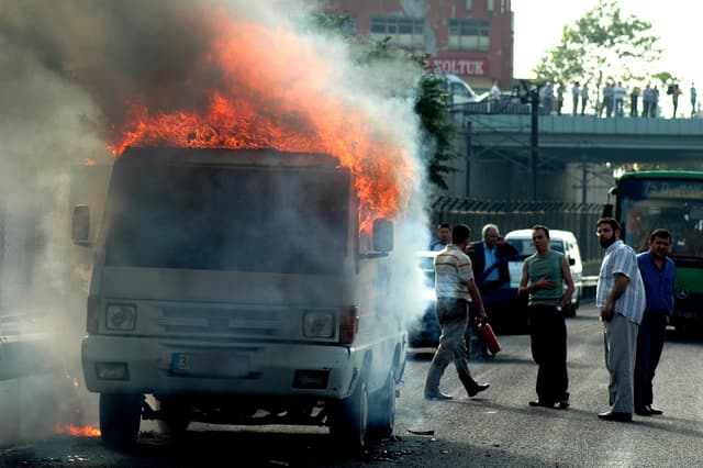  Un rănit în stop cardiac după coliziunea a trei autoturisme pe DN39