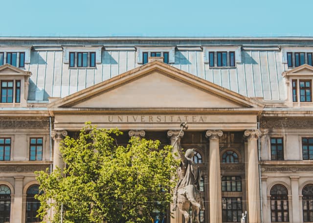 École Normale Supérieure aplaudă succesul lui Nicușor Dan, fost student, noul președinte al României