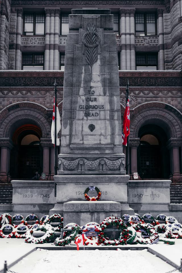  Primăria Cumpăna onorează Ziua Eroilor cu respect și recunoștință pentru sacrificiul înaintașilor, prin ceremonii solemne și momente de reculegere.