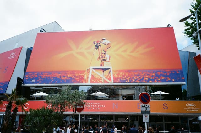  160.000 de gospodării rămase fără electricitate, inclusiv la Cannes, în timpul Festivalului de Film.