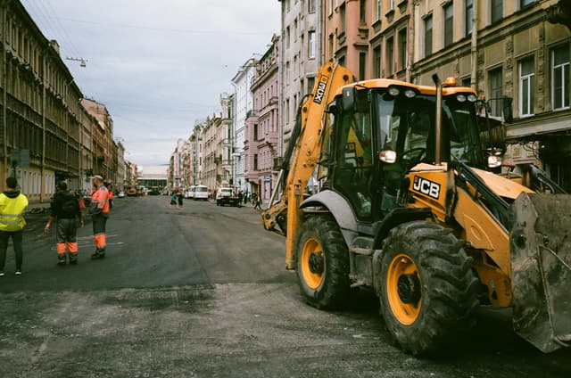 Primăria Ion Corvin alocă peste 4,6 milioane de lei pentru modernizarea a zece străzi – investiție majoră în infrastructură!