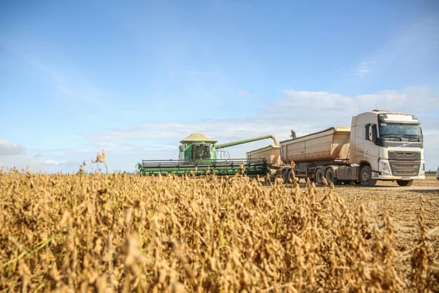  Licitație Publică: Tănase Agro SRL din Lipnița Își Pierde Două Utilaje Agricole Pe 14 Mai 2025