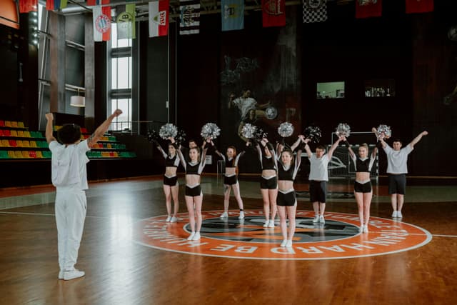  Debut Plin de Vibe și Spirit!