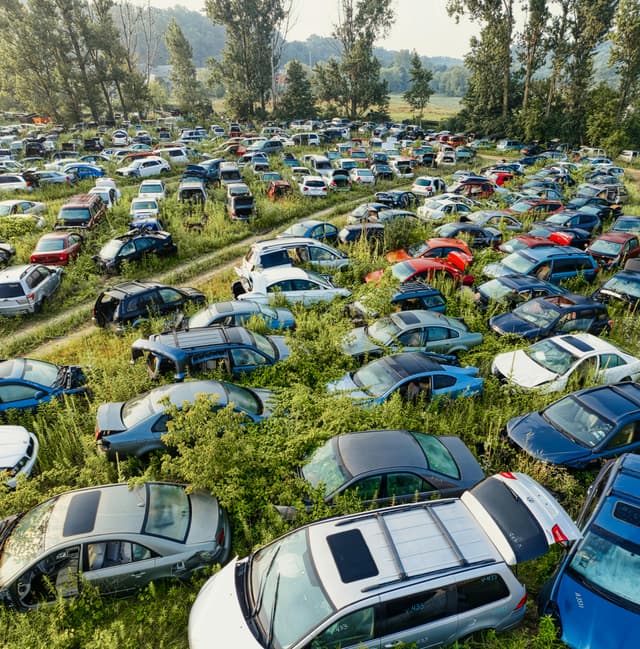  Tânăr arestat pentru furt calificat; a vrut să plece cu piese auto din autobuze parcate!