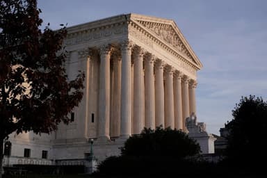  Curtea Supremă SUA Apobă Interdicția lui Trump pentru Transgenderi în Armată: Pentagonul Inițiază Implementarea Ordinului Președintelui