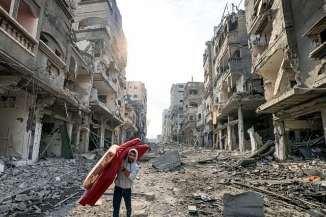Numărul victimelor în Fâșia Gaza crește la 30 după atacurile israeliene de duminică - Un jurnalist și un oficial, printre cei uciși