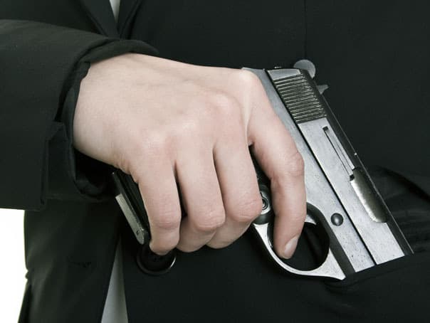  Patru răniți în urma unei dispute între familii ajunse la conflict armat